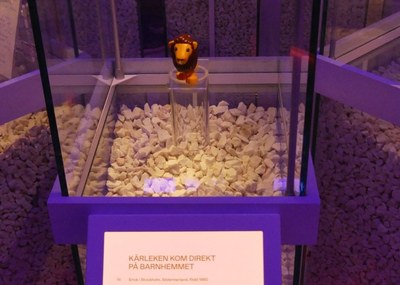 Plastic lion