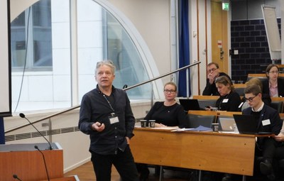 How do you integrate last year’s refugees into the labour market? How do you integrate last year’s refugees into the labour market?