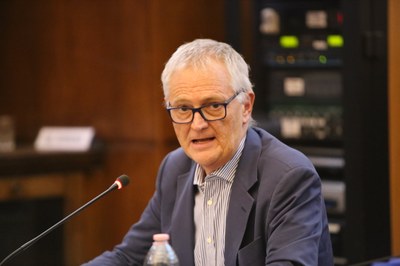 Social scientists must guide us out of the crisis Social scientists must guide us out of the crisis