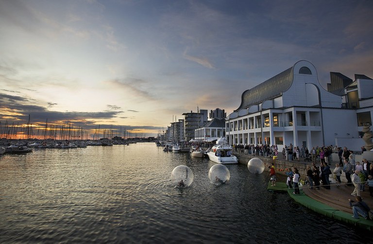 Dunker Culture Hosue Dunker Culture Hosue