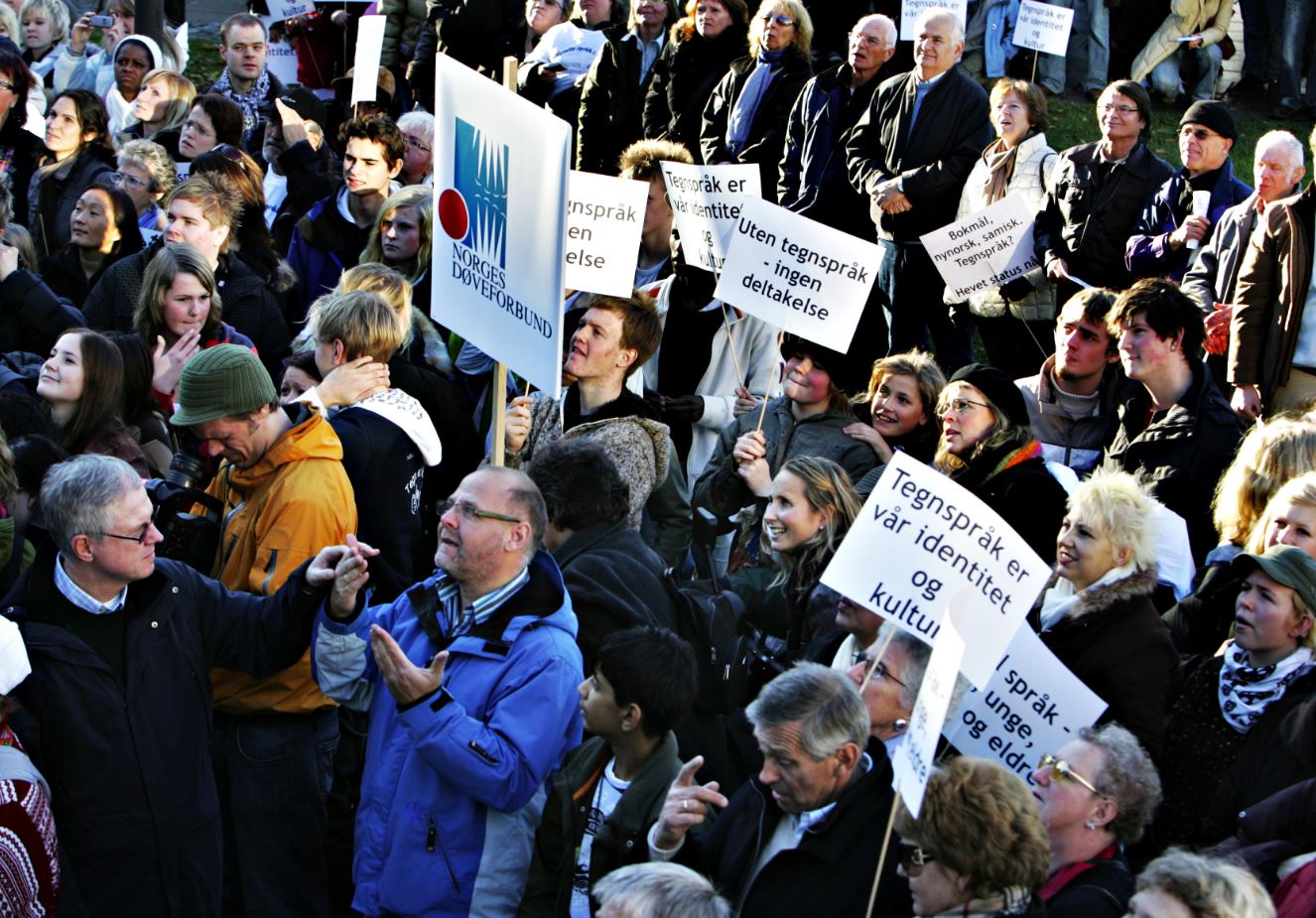Improved labour market access for sign language users