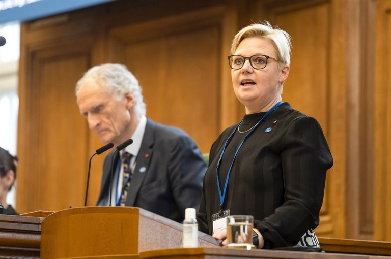 Annette Lind Annette Lind