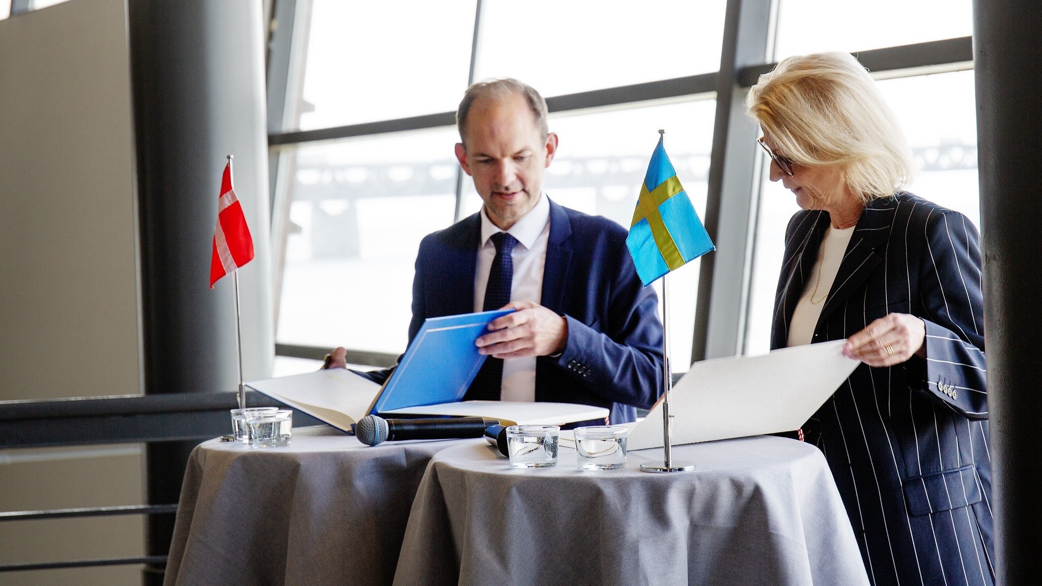 Jeppe Bruus, Elisabeth Svantesson