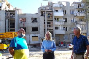 Ukrainian refugees find jobs but the road to permanent employment remains long